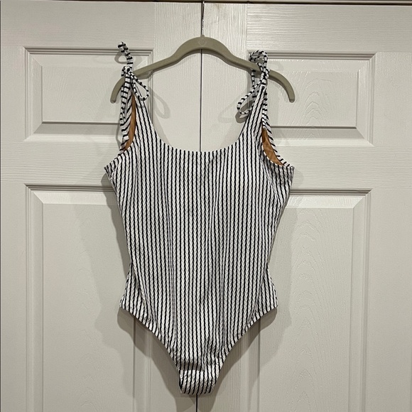 J. Crew Factory Striped Tie-shoulder One-piece Swimsuit Navy and White Size XXL - Picture 1 of 6